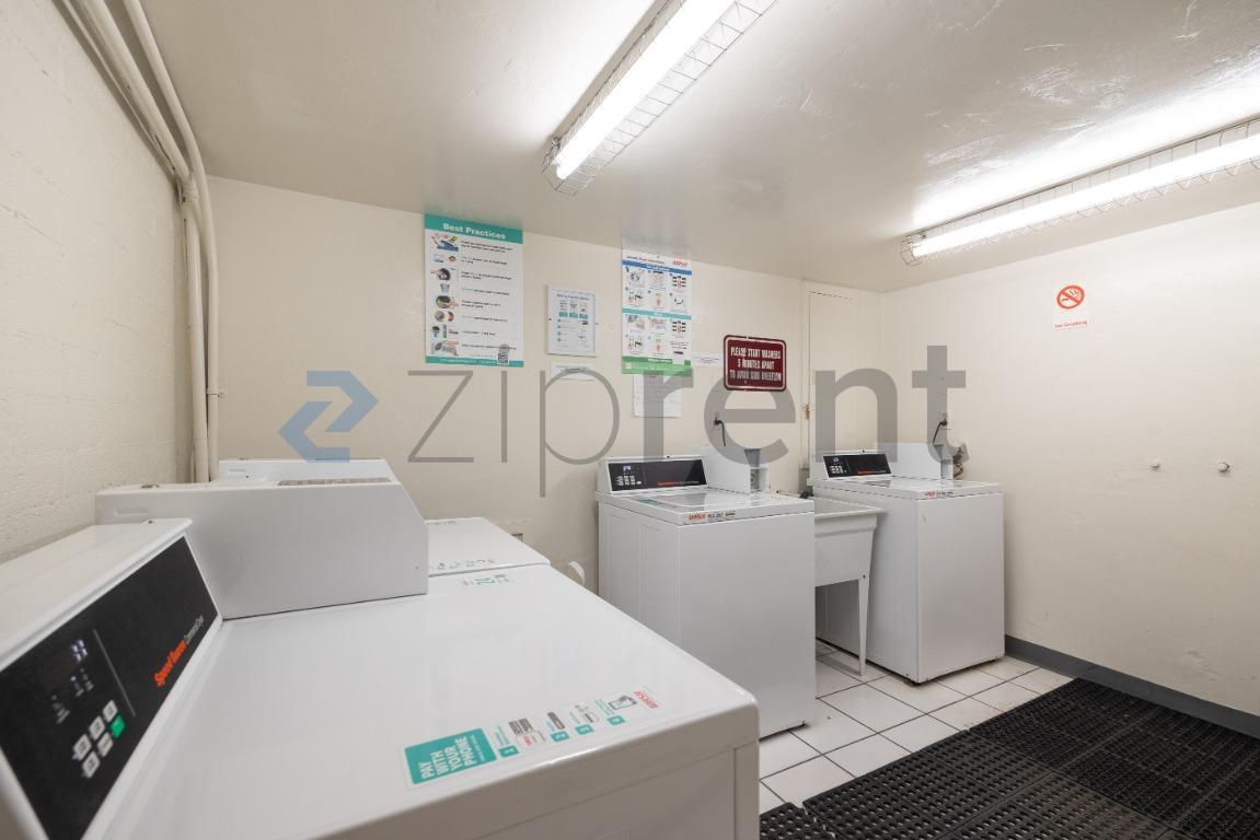 Building Photo - 2613 Mission Blvd