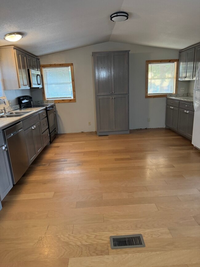 Building Photo - 178 Oak Leaf Ln