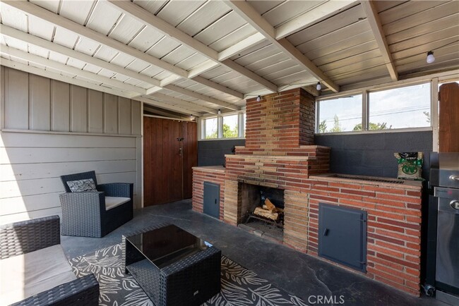 Building Photo - 5643 Ashworth St