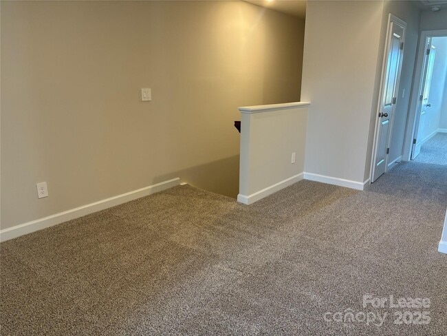 Building Photo - 1739 Braemar Vlg Dr