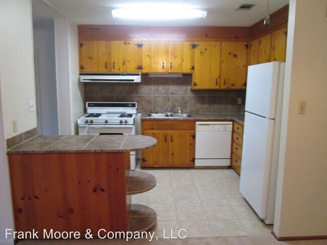 Building Photo - 3 br, 1.5 bath House - 232 Dyches Dr