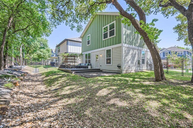 Building Photo - 10504 Abana Way