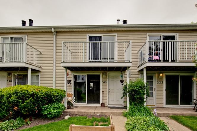 Building Photo - 520 Meadow Green Ln