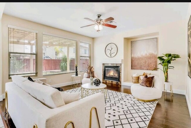 Family room - 7172 Wild Lilac Ct