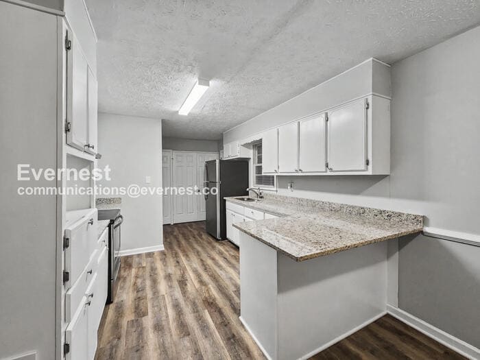 Building Photo - 624 Cannon Dr