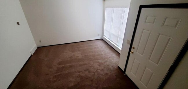 Building Photo - 906 Hersinger Pl