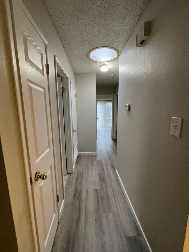 Building Photo - Wonderful 3 Bedroom Move-In Ready