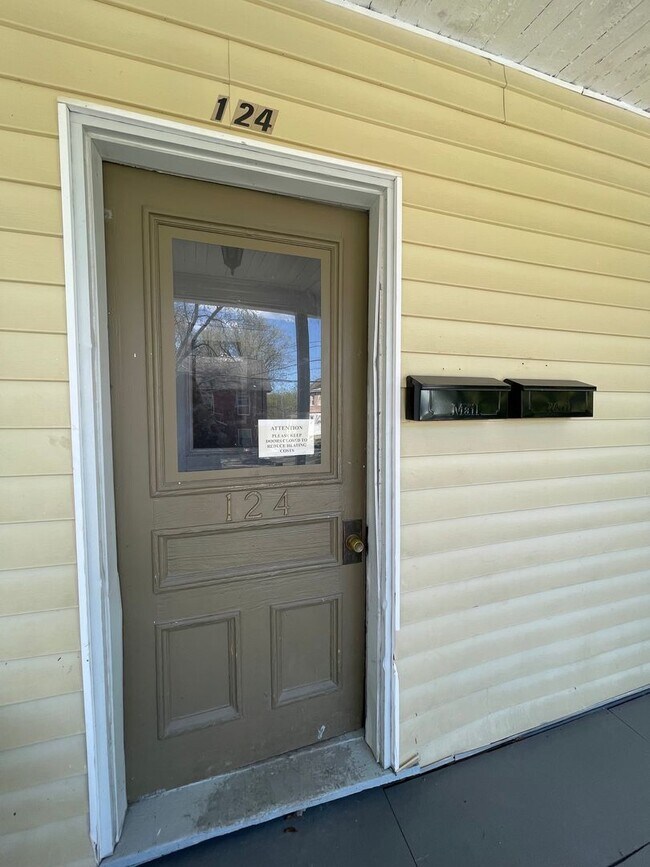 Building Photo - 124-126 Appleton