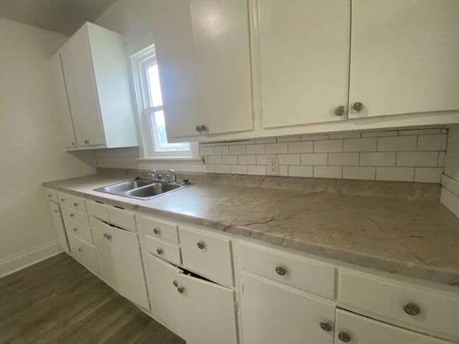 Building Photo - LEASE TO OWN $1,300 MO