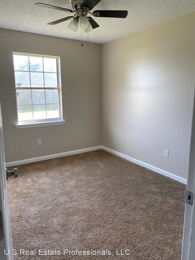 Building Photo - 3 br, 2 bath House - 702 Waterfield Drive