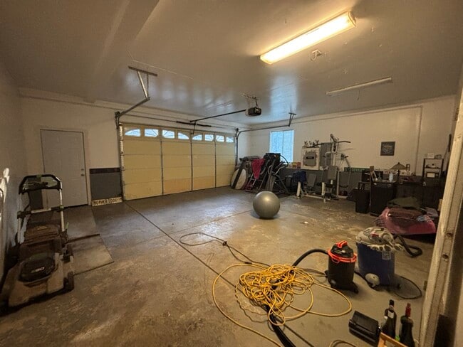 Building Photo - 5681 Manx Rd