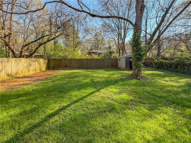 Building Photo - 1731 Braeburn Dr SE