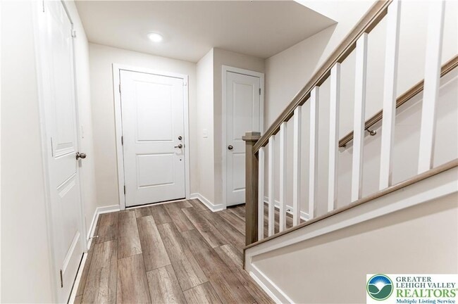 Building Photo - 4936 Brookside Ct