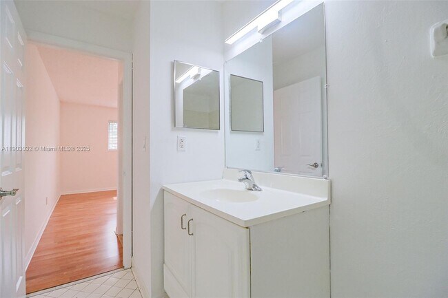 Building Photo - 3453 NW 44th St