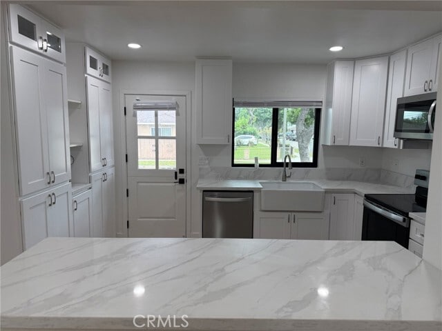 Building Photo - 15328 Flatbush Ave