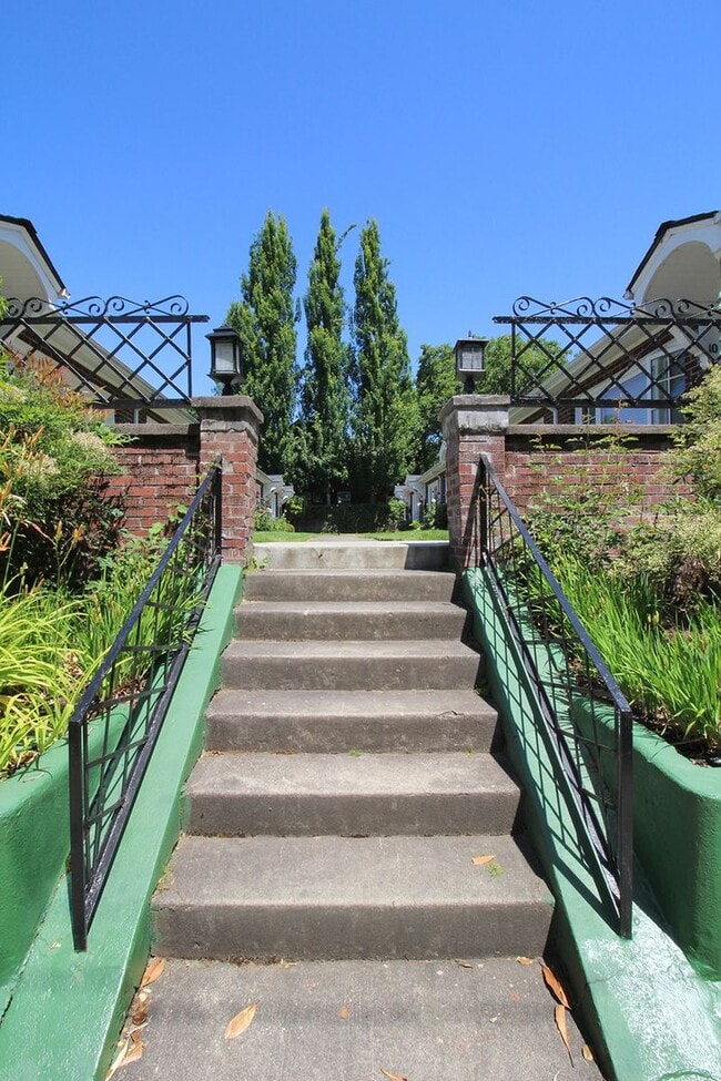 Building Photo - 1007 NE Tillamook St