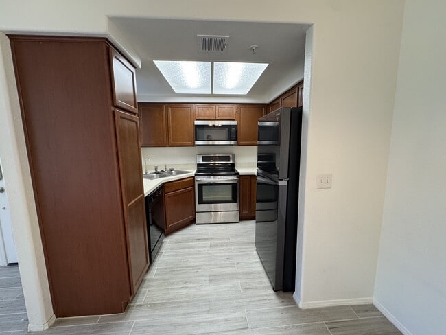 Building Photo - 1825 W Ray Rd