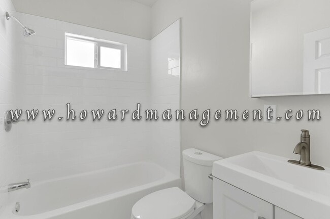 Building Photo - 1507 W 50th St