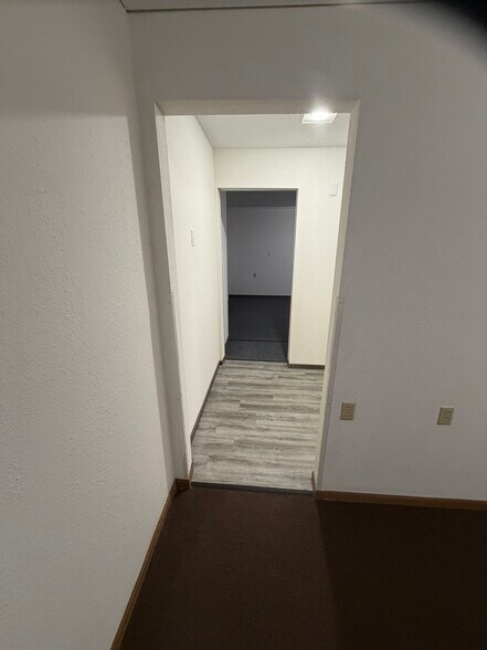 Building Photo - 604 S Polk St