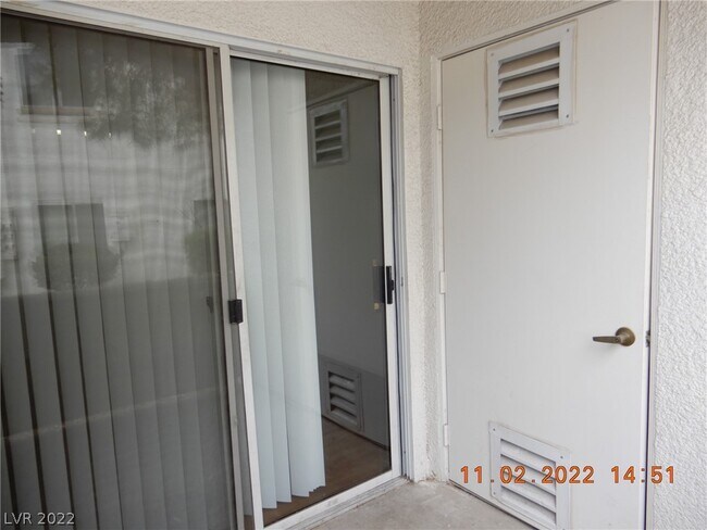 Building Photo - 5655 E Sahara Ave