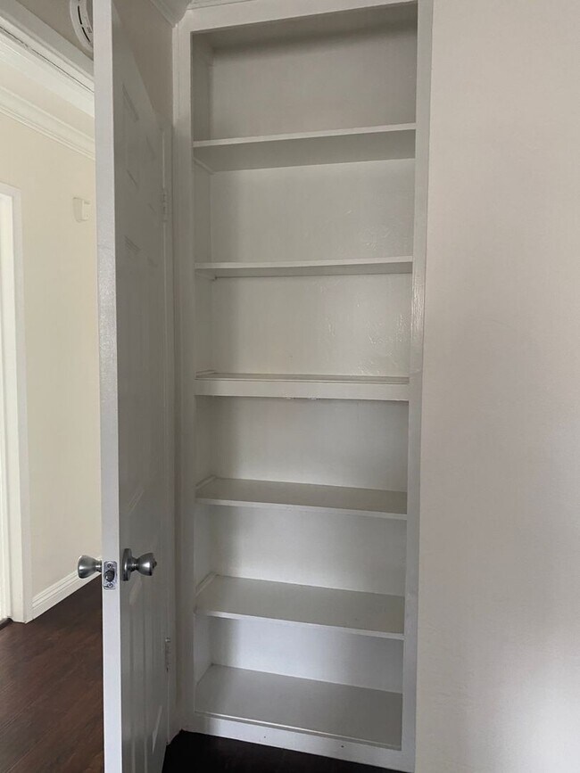 Building Photo - Bright 2 bed 1 bath in Pacific Beach