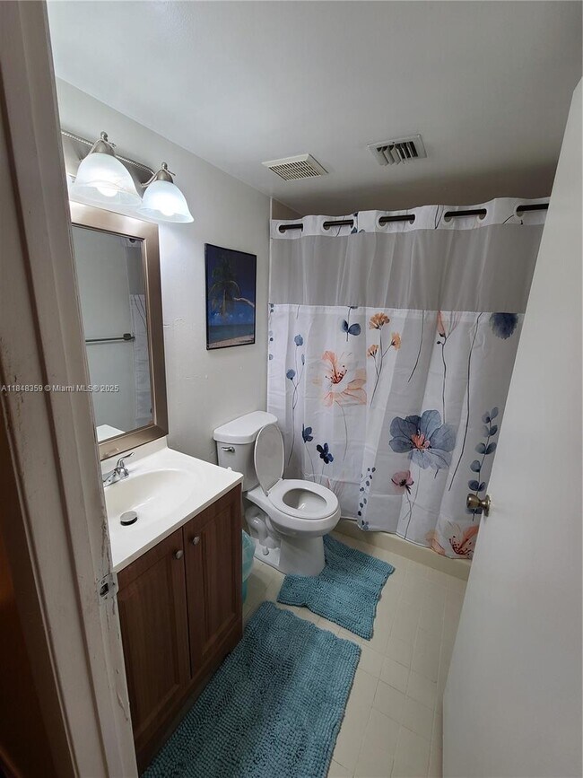 Building Photo - 3975 Village Dr