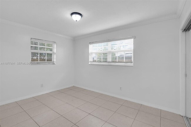 Building Photo - 6863 SW 21st St