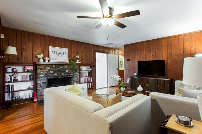 Building Photo - 4061 Lower Roswell Rd