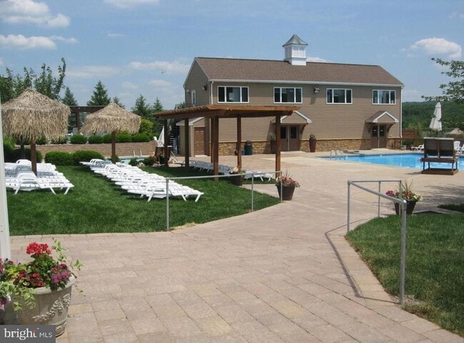 Building Photo - 16 Runnemede Rd