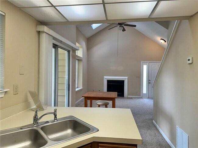 Building Photo - 2665 Windy Hill Pl