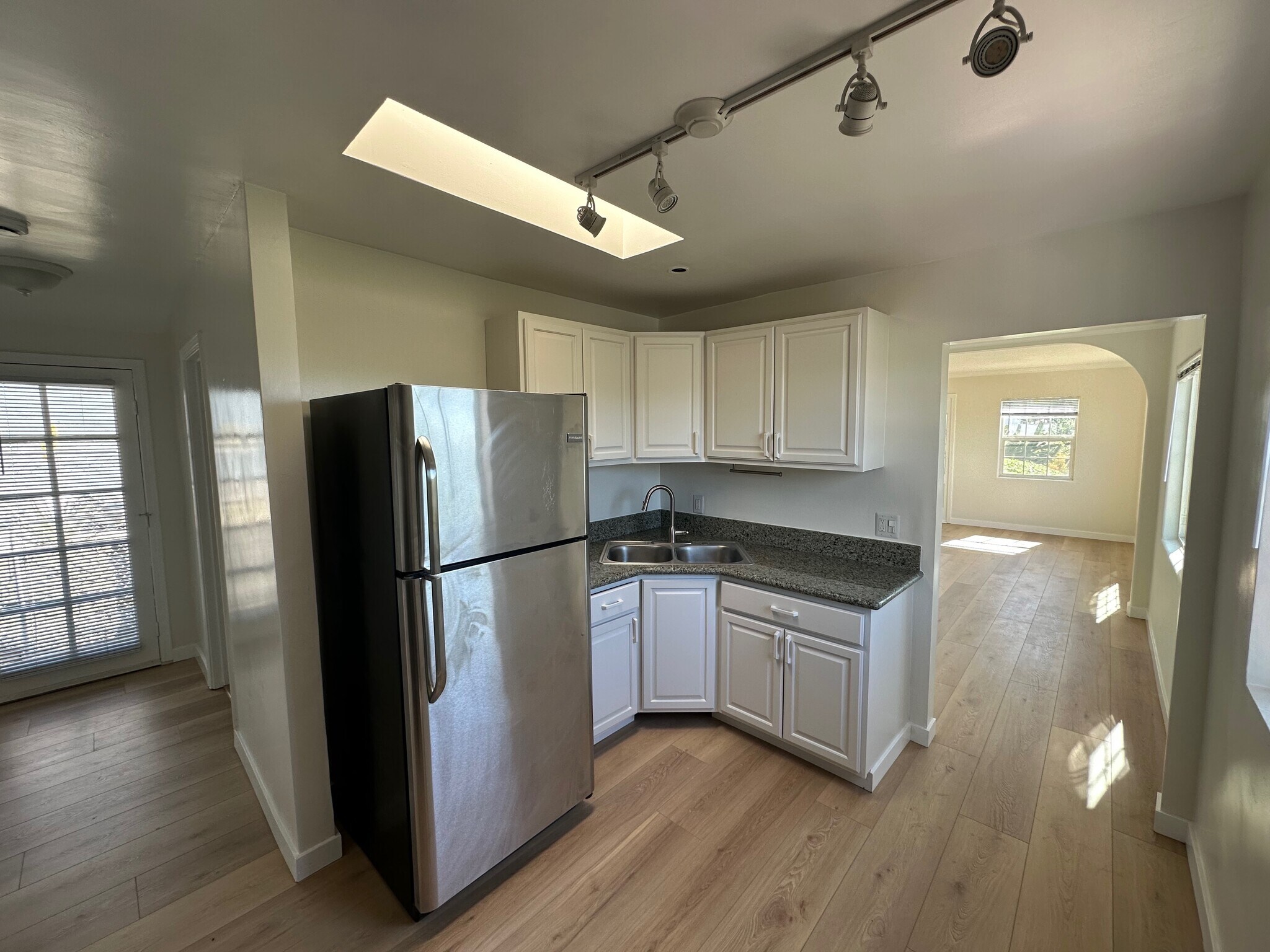 Building Photo - 3513 Loosmore St