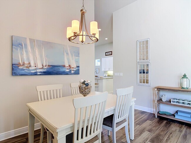 Building Photo - 3008 King Palm Dr