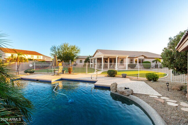 Building Photo - 15225 N 185th Ave