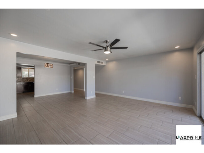 Building Photo - Beautiful 2/2 Phoenix Townhome for Rent!