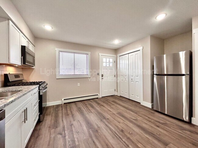 Building Photo - 2876 Taft Ave SW