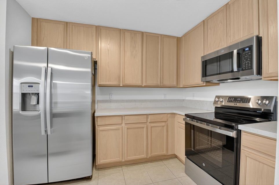 Building Photo - 16206 Sierra Palms Dr