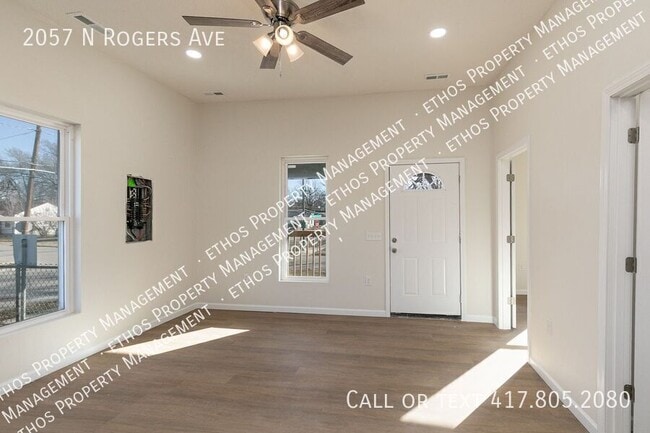 Building Photo - 2057 N Rogers Ave