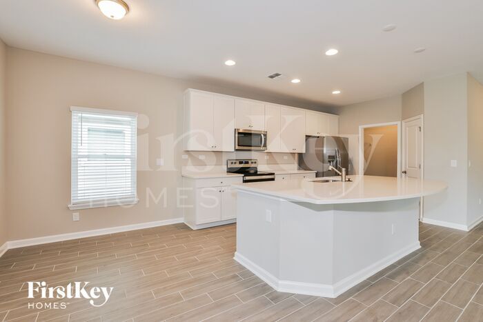 Building Photo - 496 Grand Landings Pkwy