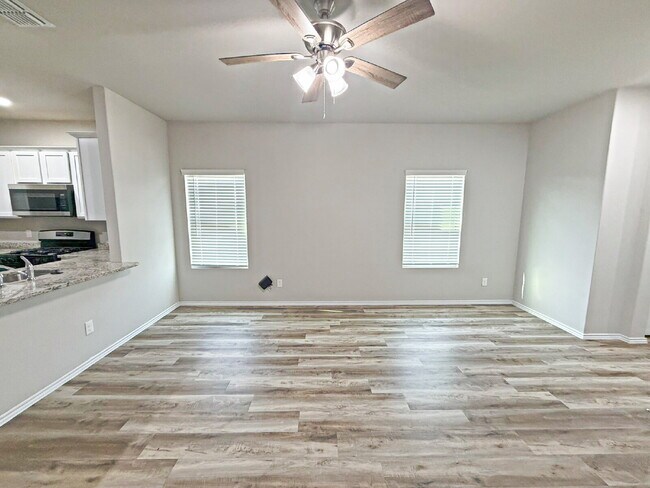 Building Photo - 135 Damon Dv
