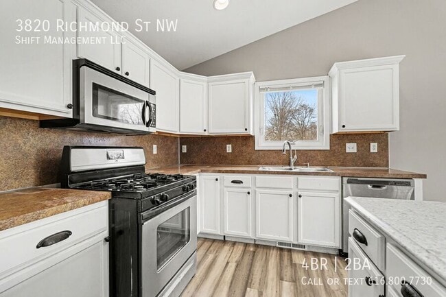 Building Photo - 3820 Richmond St NW