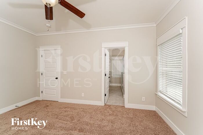 Building Photo - 1360 Woodridge Pl