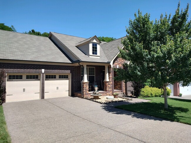 Building Photo - For Lease - 3 Bed, 2 Bath, 2445 sqft Home ...
