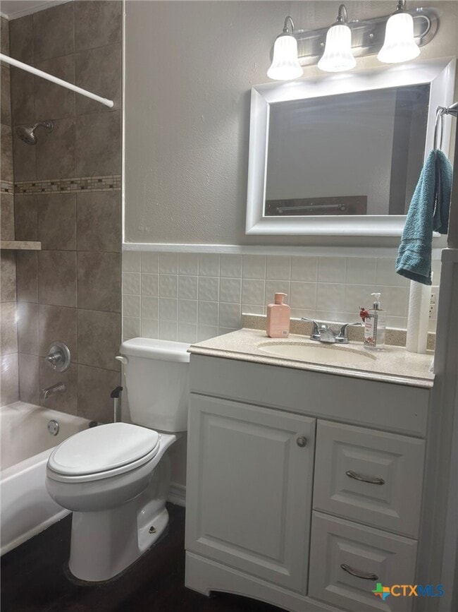 Building Photo - 2905 Wildwood St