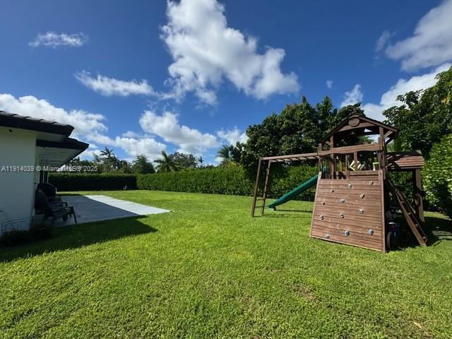 Building Photo - 12520 SW 107th Ave