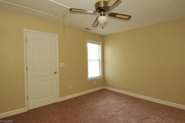 Building Photo - 128 Troonsway Rd