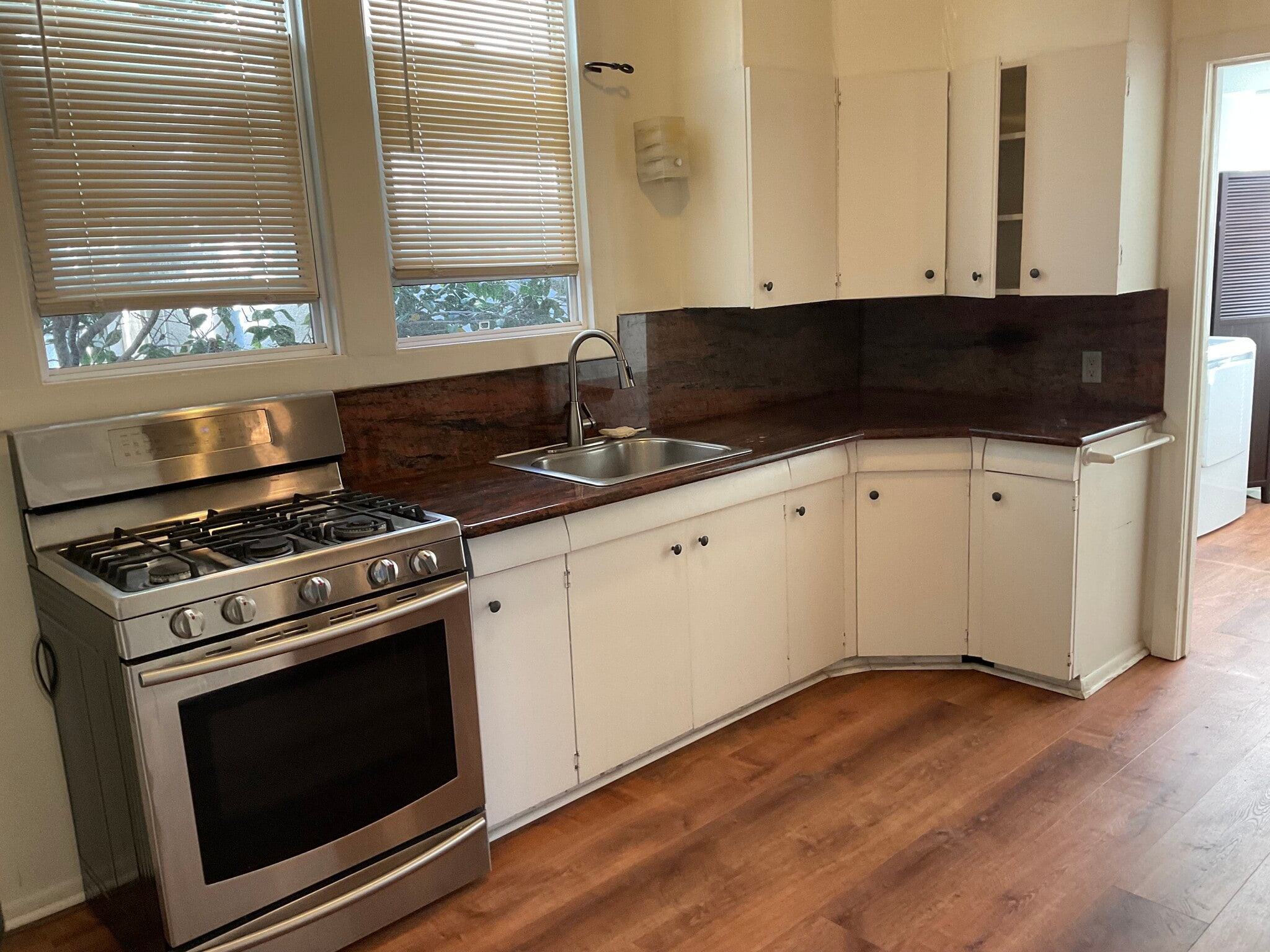 Building Photo - 438 Perkins St