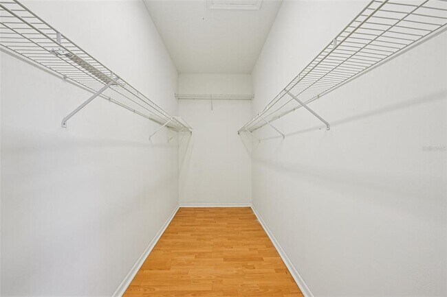 Building Photo - 918 Academy Dr