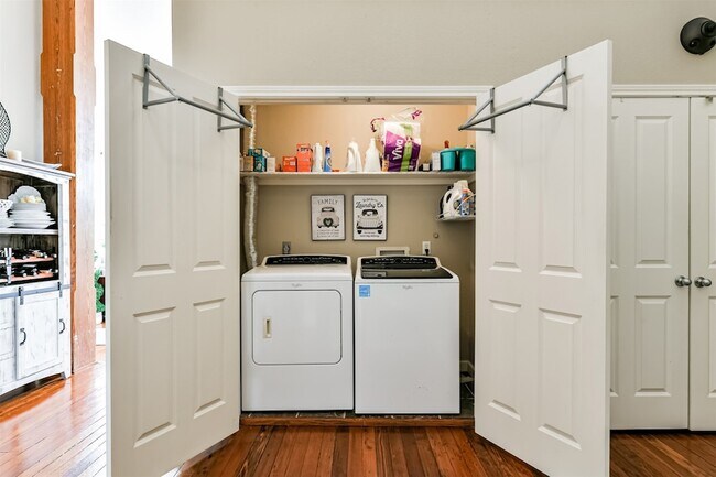 Building Photo - 525 22nd St