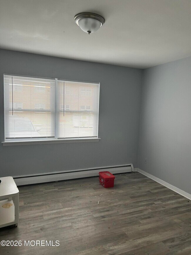 Building Photo - 258 Bath Ave