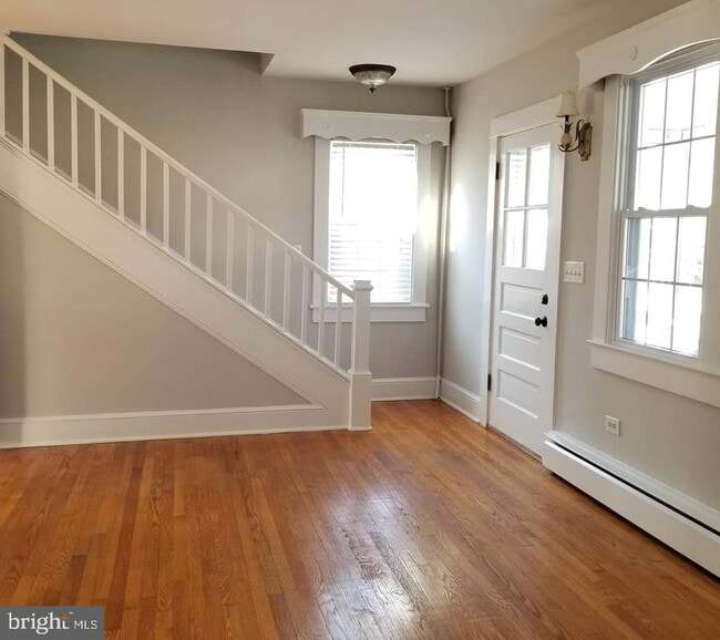 Building Photo - 300 Lafayette St